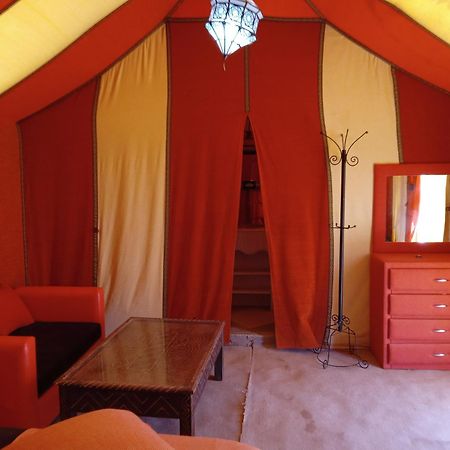 מרזאוגה Akabar Luxury Desert Camp מראה חיצוני תמונה