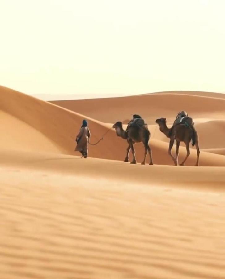 מרזאוגה Akabar Luxury Desert Camp מראה חיצוני תמונה