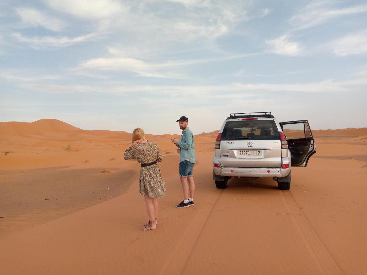 מרזאוגה Akabar Luxury Desert Camp מראה חיצוני תמונה