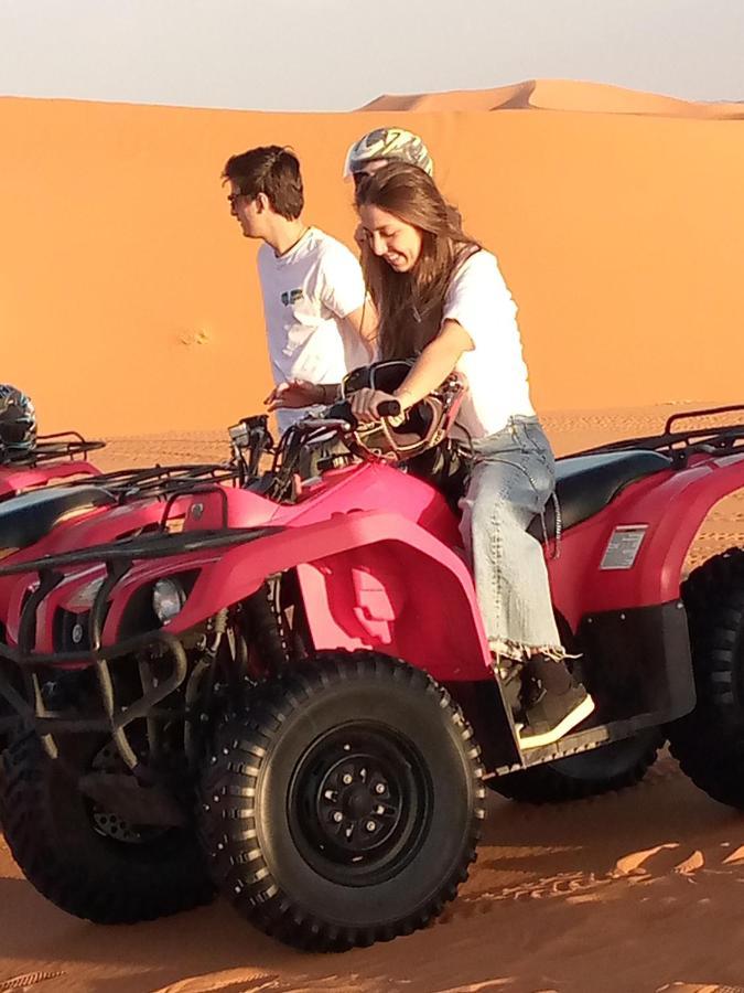 מרזאוגה Akabar Luxury Desert Camp מראה חיצוני תמונה