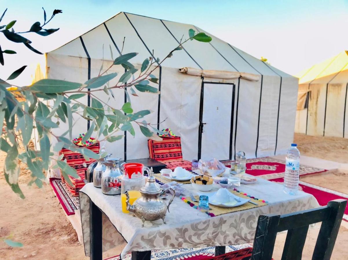 מרזאוגה Akabar Luxury Desert Camp מראה חיצוני תמונה