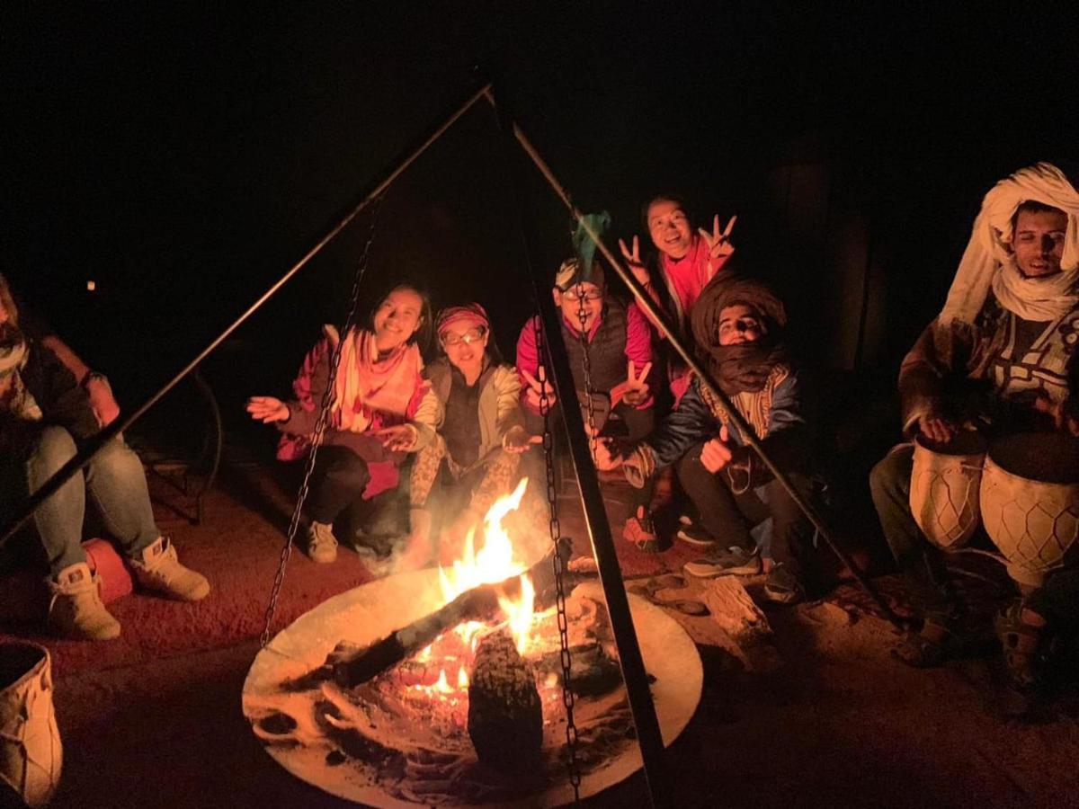 מרזאוגה Akabar Luxury Desert Camp מראה חיצוני תמונה
