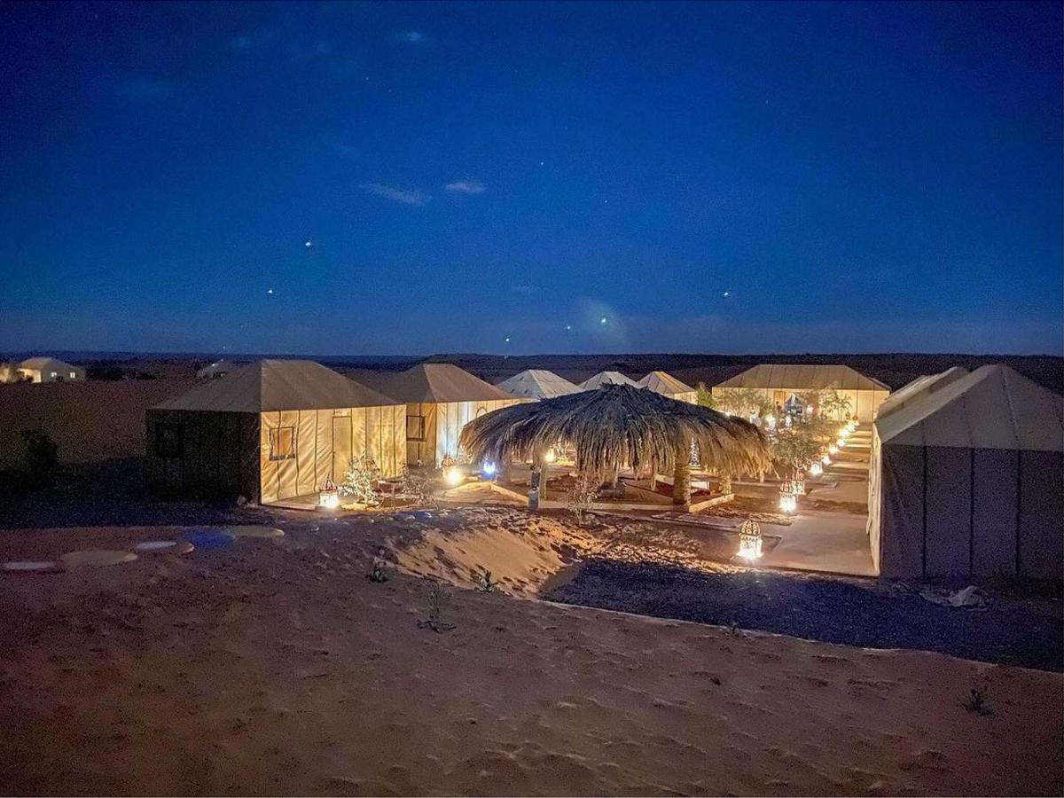מרזאוגה Akabar Luxury Desert Camp מראה חיצוני תמונה
