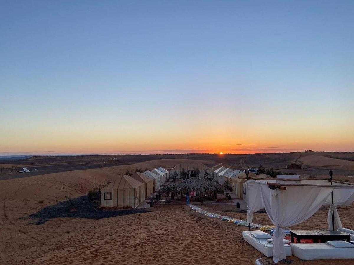 מרזאוגה Akabar Luxury Desert Camp מראה חיצוני תמונה