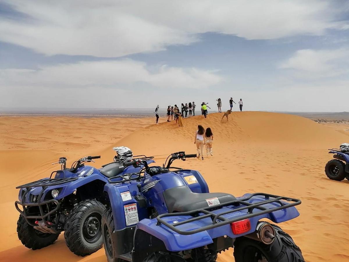 מרזאוגה Akabar Luxury Desert Camp מראה חיצוני תמונה