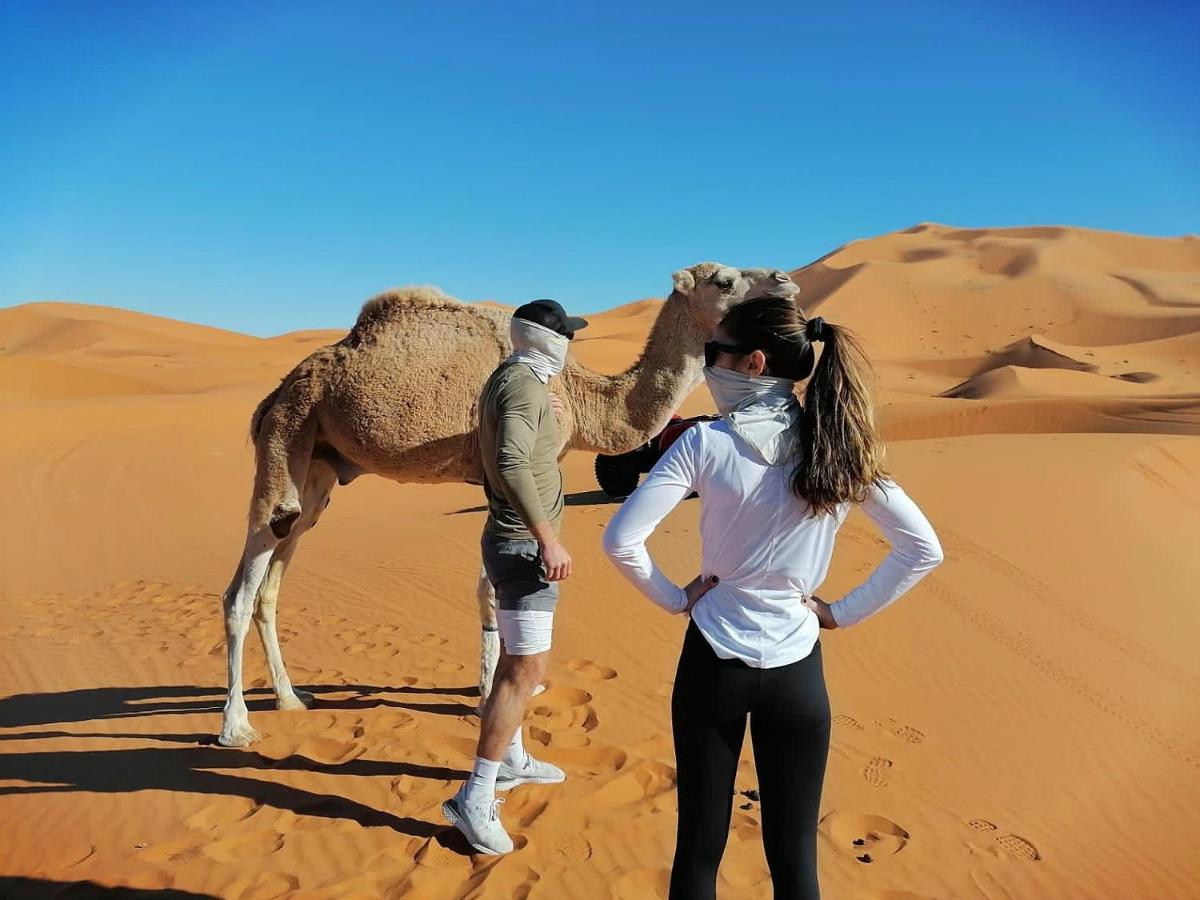 מרזאוגה Akabar Luxury Desert Camp מראה חיצוני תמונה