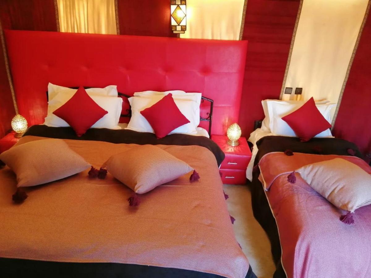 מרזאוגה Akabar Luxury Desert Camp מראה חיצוני תמונה