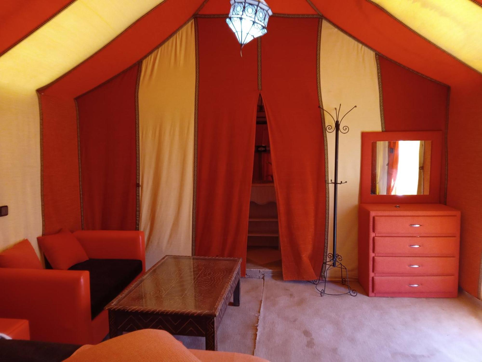 מרזאוגה Akabar Luxury Desert Camp מראה חיצוני תמונה