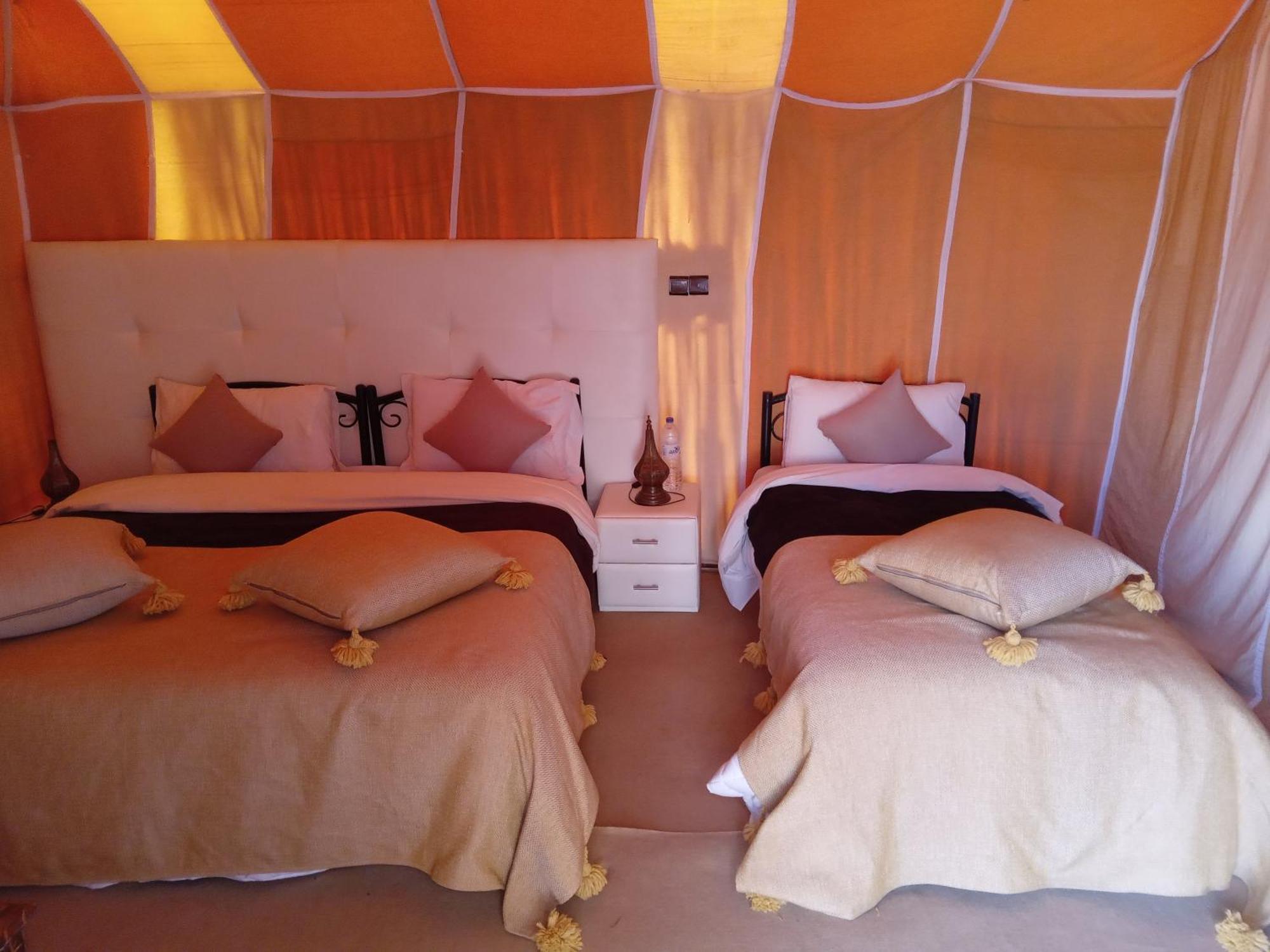 מרזאוגה Akabar Luxury Desert Camp מראה חיצוני תמונה