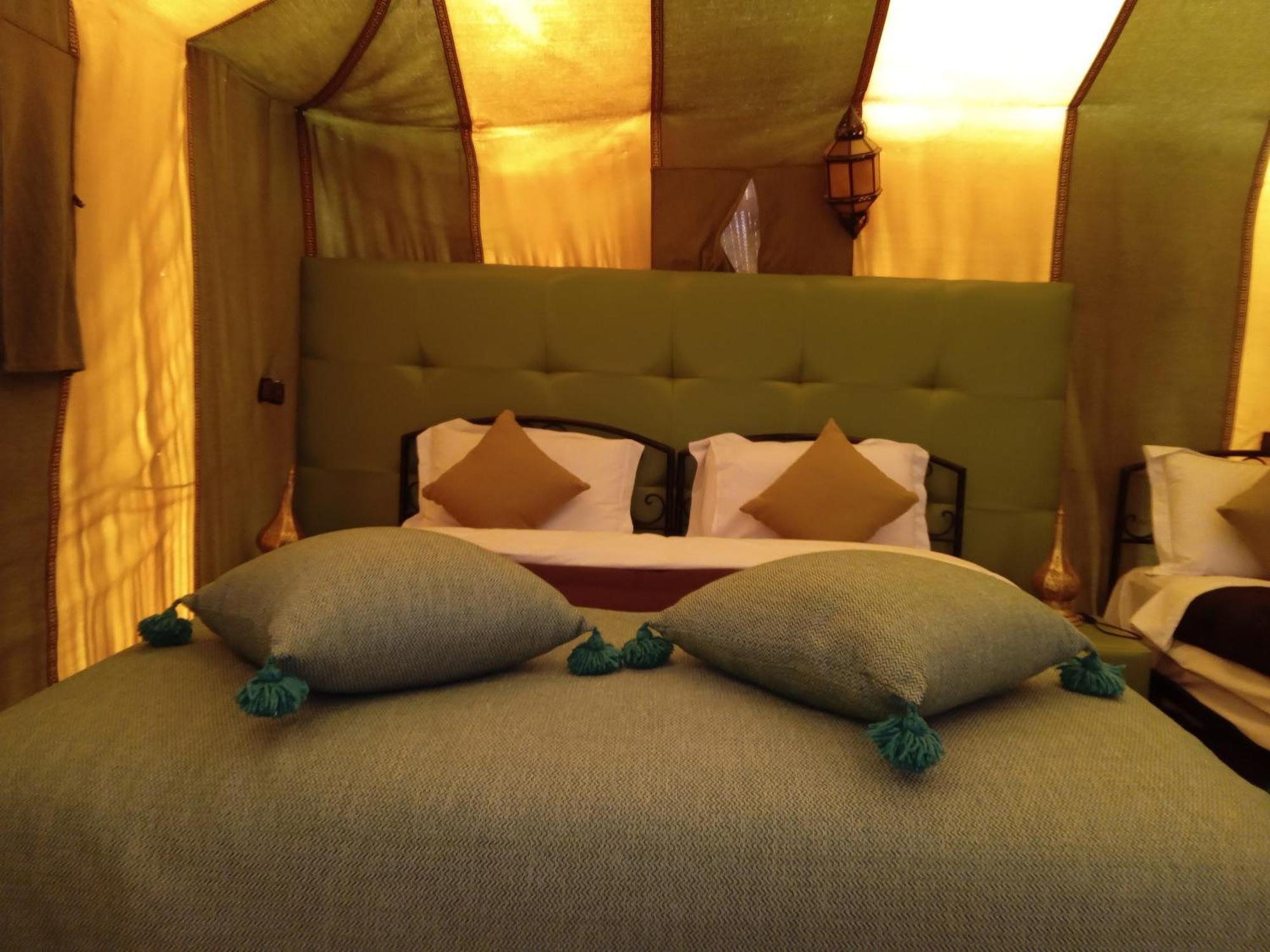 מרזאוגה Akabar Luxury Desert Camp מראה חיצוני תמונה